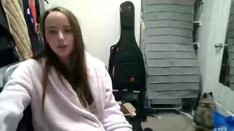 lunapixie2020 online show from May 5, 2:36 am