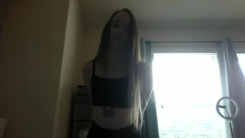 lunapixie2020 online show from September 24, 9:14 pm