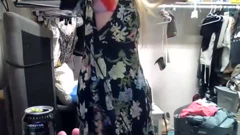 lunapixie2020 online show from February 4, 8:35 am