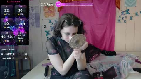 lunaquinn45 online show from May 30, 7:32 pm