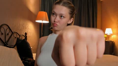 Ayla online show from December 11, 7:14 pm