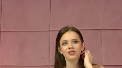 LunnaHayes online show from June 13, 5:16 am