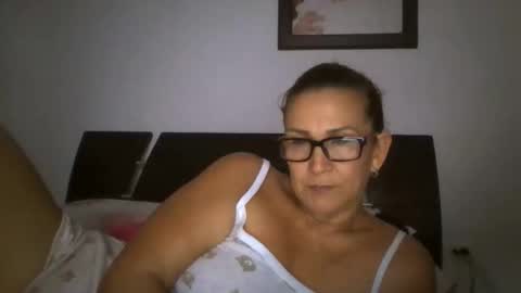 Lupita online show from April 10, 3:12 am