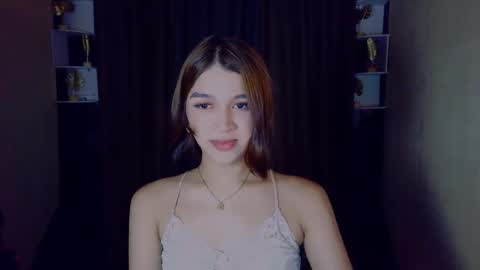 queen lux online show from May 6, 11:58 am