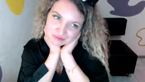 Donna online show from July 6, 3:03 pm