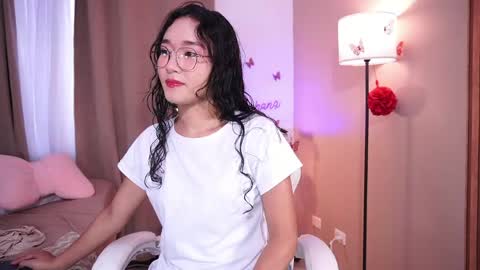 Lyhana Lee online show from May 3, 1:58 pm