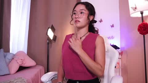 Lyhana Lee online show from May 10, 7:49 pm