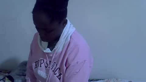 lyn_anna online show from April 29, 6:35 pm