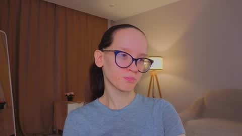 Sara online show from March 5, 4:14 pm