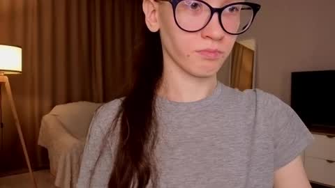 Sara online show from April 13, 4:30 pm