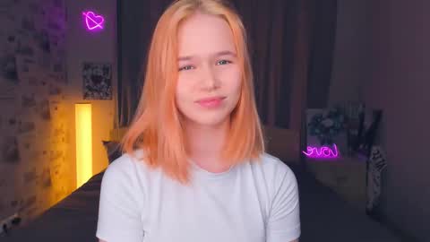 Cozy Lynns room online show from February 13, 9:22 am