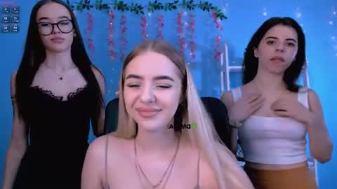 lyra_desire online show from July 4, 9:05 am