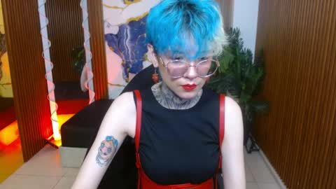 lyra_tay online show from April 4, 7:02 pm