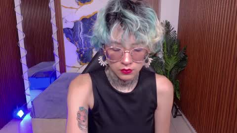 lyra_tay online show from June 1, 7:04 pm