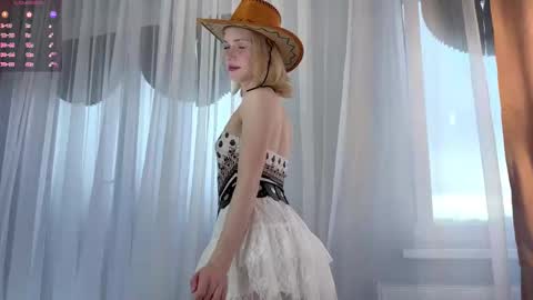 Fiona online show from March 30, 4:56 am