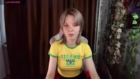madelaines online show from May 3, 10:57 pm