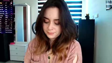 madelamee online show from May 23, 3:43 pm