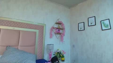 madhison_5 online show from June 1, 11:56 am