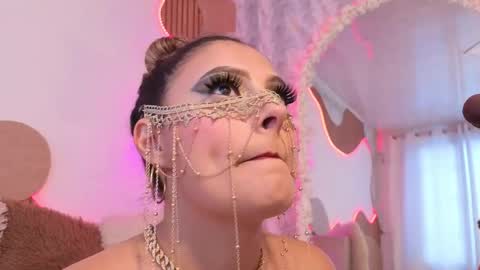    online show from April 11, 7:39 pm