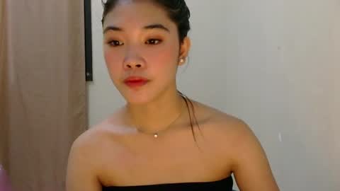 mae_luna online show from June 18, 12:23 am