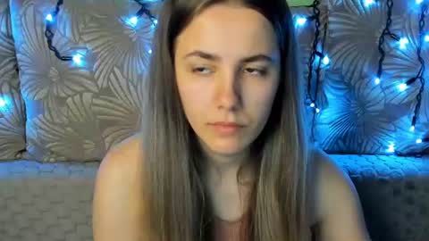 Maggie online show from July 2, 2:33 am