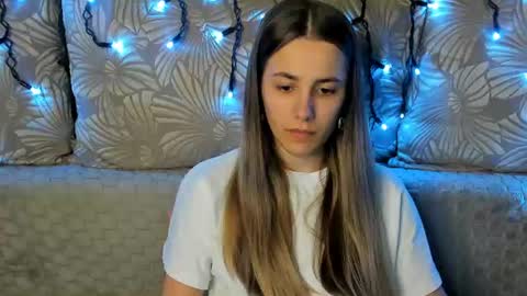 Maggie online show from June 18, 1:07 am