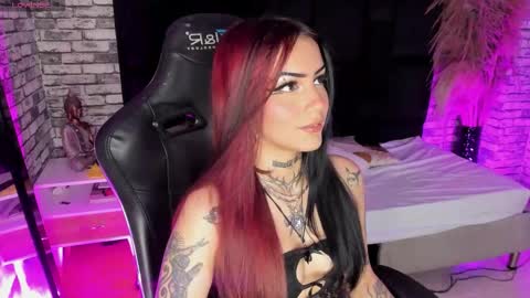 mallory_dietlinde online show from October 28, 5:24 am