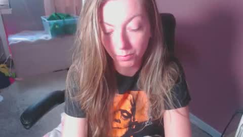 MandyBabyXXX online show from March 12, 7:16 pm