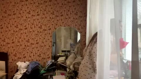 Chloe online show from April 25, 1:41 pm