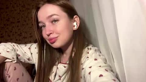 Chloe online show from March 11, 3:25 pm