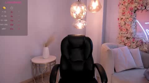 Marianne  online show from March 23, 8:15 pm