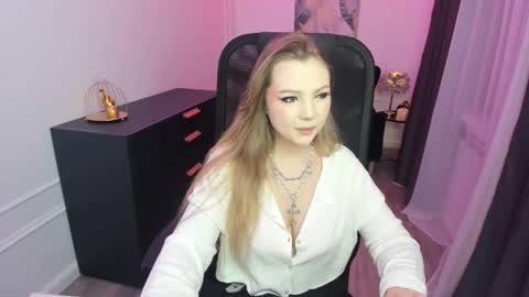 mariarobinsone online show from March 6, 7:09 pm