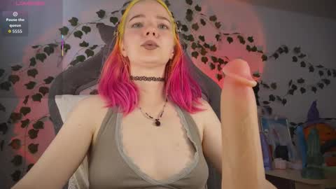 Mariel Gold online show from October 17, 5:43 am