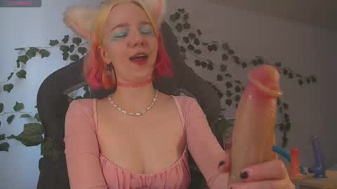 Mariel Gold online show from March 28, 7:19 am