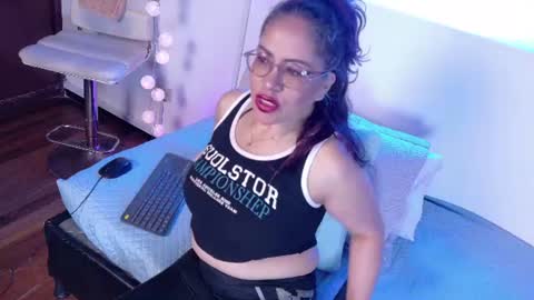 mariia_paulaa online show from July 7, 4:15 am