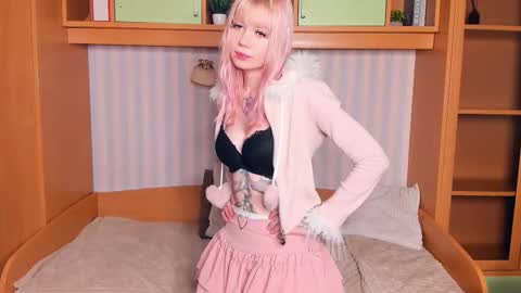 Alivia. online show from February 5, 6:55 pm