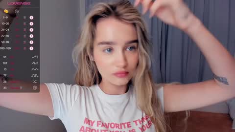 Alivia. online show from December 4, 6:00 am