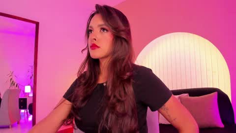 Nina online show from May 25, 7:02 pm