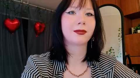 Nancy online show from March 25, 2:09 pm