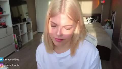 Maya online show from April 14, 4:23 am