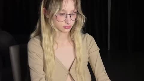 mayvi_cold online show from June 23, 7:23 pm