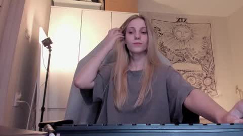 Anna online show from March 24, 8:36 pm