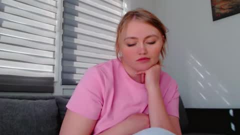 Melania online show from April 27, 2:03 pm