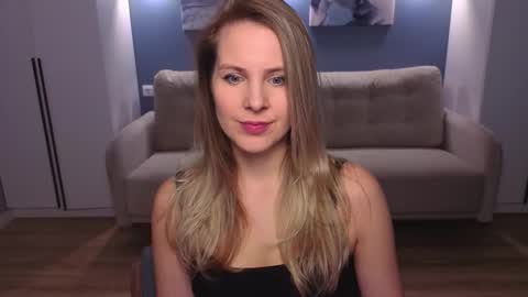 Melanie Bennett online show from March 5, 7:04 am