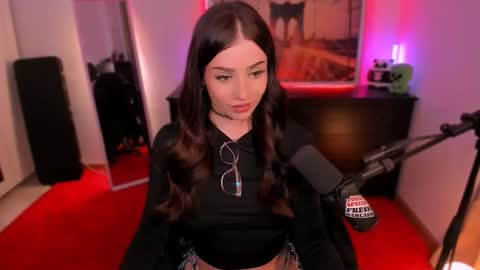 Melanie  online show from March 19, 6:01 pm