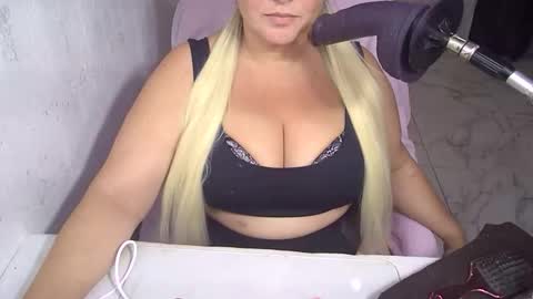 alissaalissa0818 online show from May 22, 2:53 am