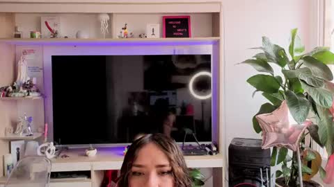 Melissa online show from April 24, 3:26 pm