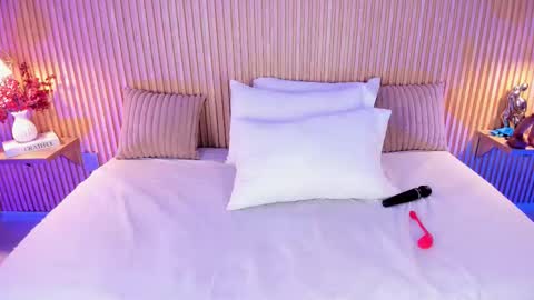 M E L I S S A  online show from March 19, 12:20 pm