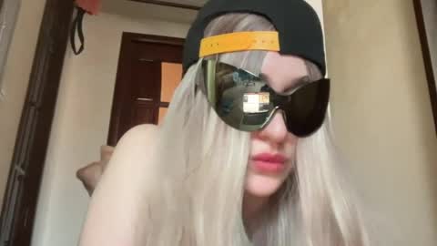 cutebutnyet online show from March 30, 11:32 am