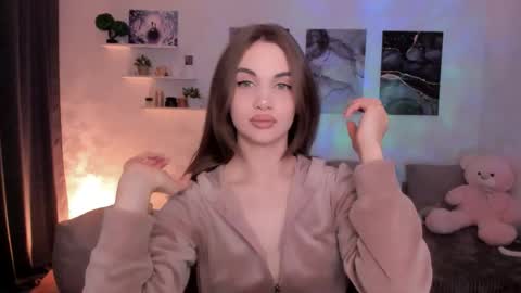 Tessa online show from May 3, 4:49 am